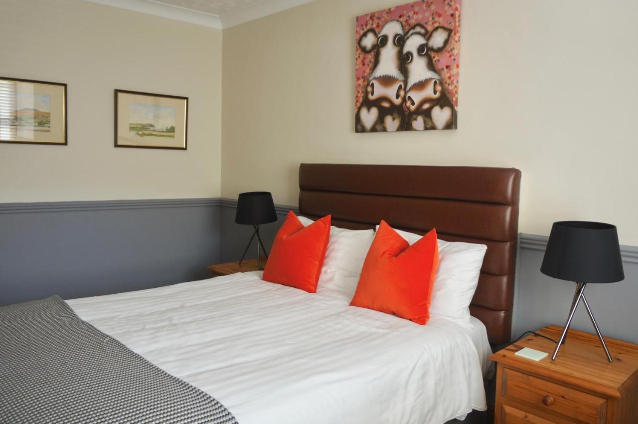 Castle Inn Newport  Room photo